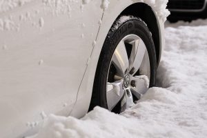 Odpowiednie przygotowanie samochodu na jesień i zimę - na co zwrócić uwagę